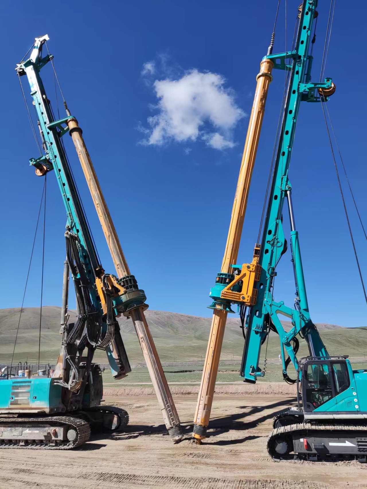 2022年6月新疆國(guó)道218線(xiàn)那拉提至巴倫臺(tái)段